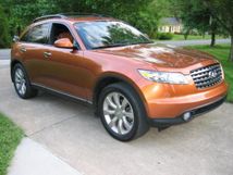 Infiniti FX35 luxury crossover SUV