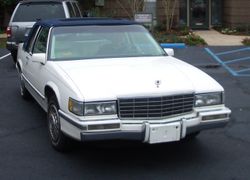 1991 Cadillac Coupe de Ville (front)