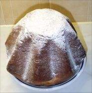 A Homemade Sugared Pandoro